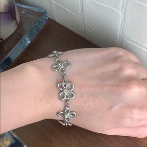 New Pretty Flower Silver Bracelet